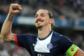 爱游戏登录入口-泰达主场告捷，河南再遭苦战差距渐次拉近，泰达与河南中超比赛