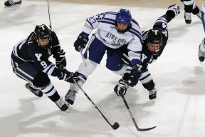 爱游戏中国官方网站平台-CBA球队注重球员伤病管理，cba伤病条款