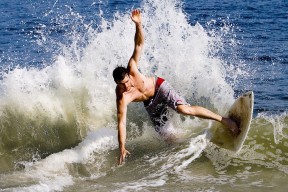 爱游戏娱乐-PSG客场挑战皇家马德里，谁将成功晋级？，pes2018皇家马德里在哪