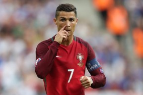 爱游戏娱乐网址-外援政策频繁调整影响联赛稳定性，外援政策频繁调整影响联赛稳定性吗