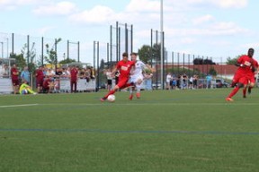 爱游戏体育app-特色足球运动场设计结合智慧城市理念，实现多功能利用，趣味足球场设计