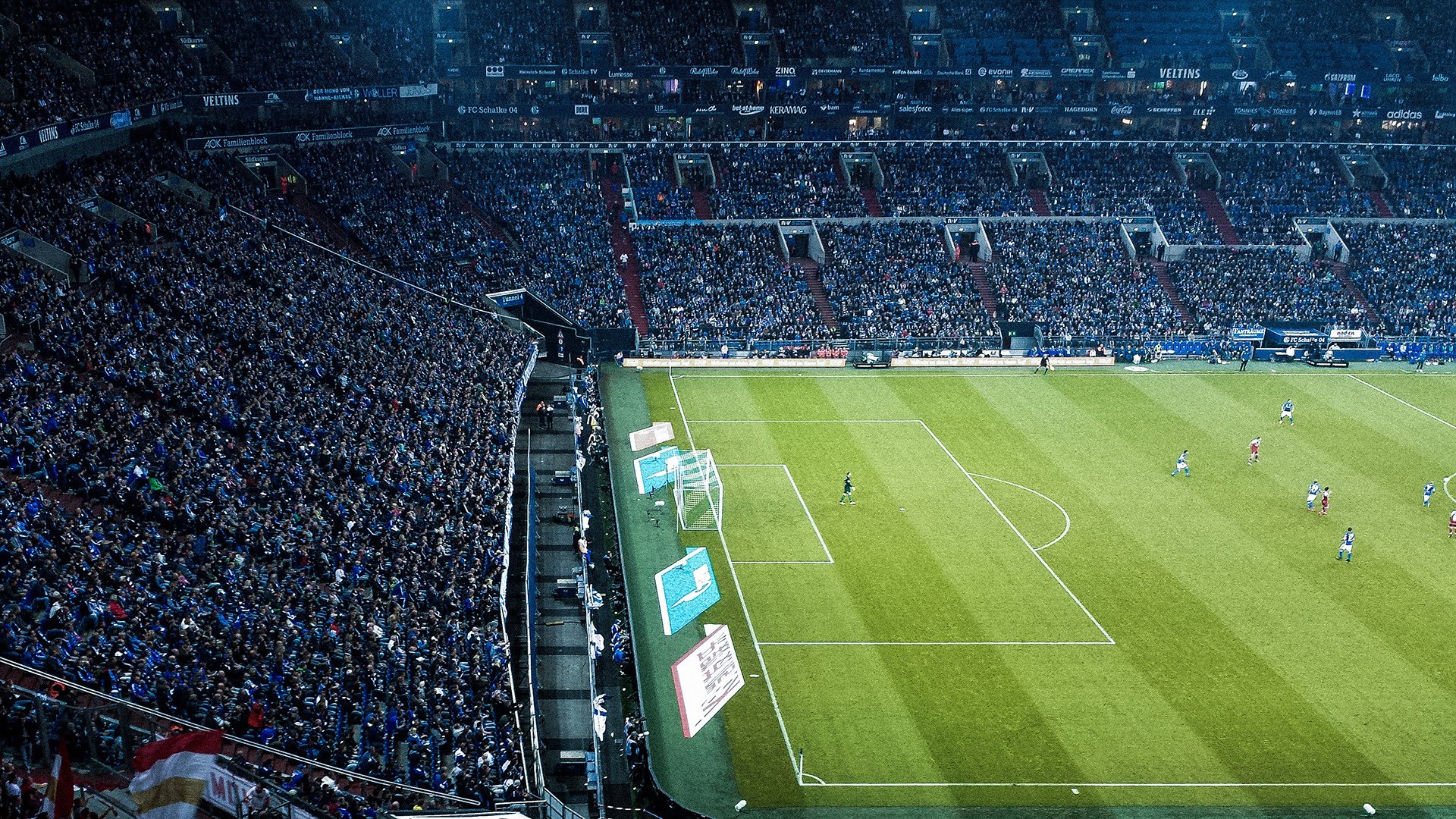 萨卡在对阵曼联的比赛中上演帽子戏法,萨卡踢什么位置